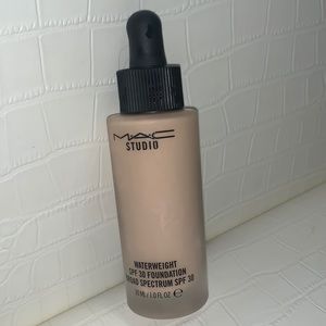 MAC cosmetics water weight foundation